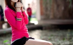 男生摸和咬小兔兔